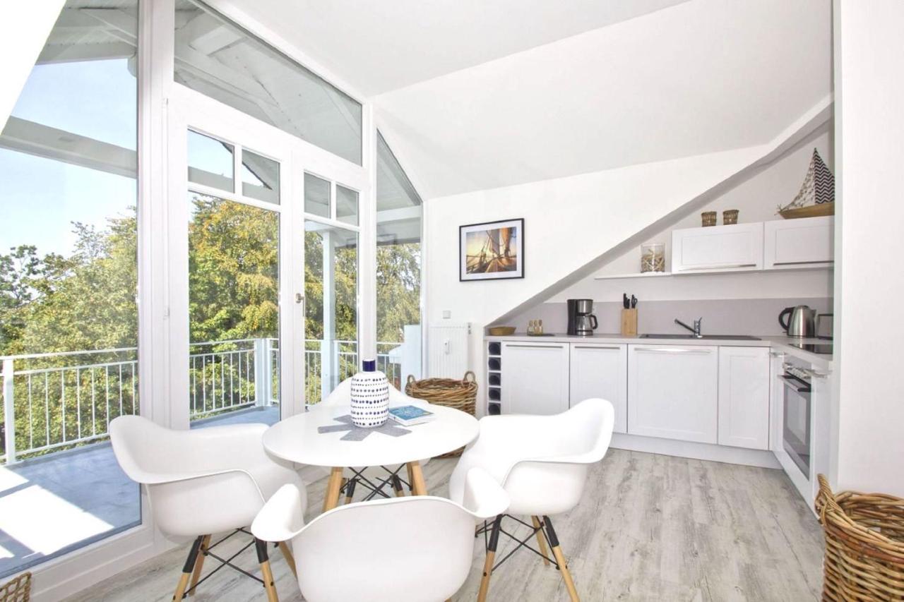 Moderne Ferienwohnung Mit Balkon, Meerblick - Ferienresidenz Zwei Boddenfewo 1-5 Lietzow Ngoại thất bức ảnh